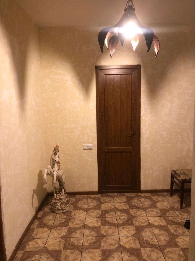 Villa Next To Victory Park Erevan Exterior foto